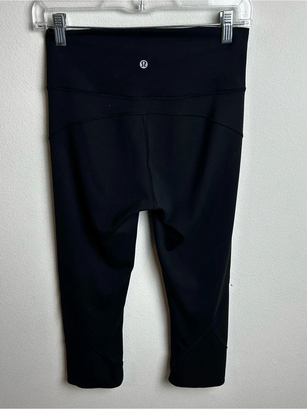 Lululemon In Movement Crop Legging 19” Black Sz 6 High Rise Side Pockets W6AHJS